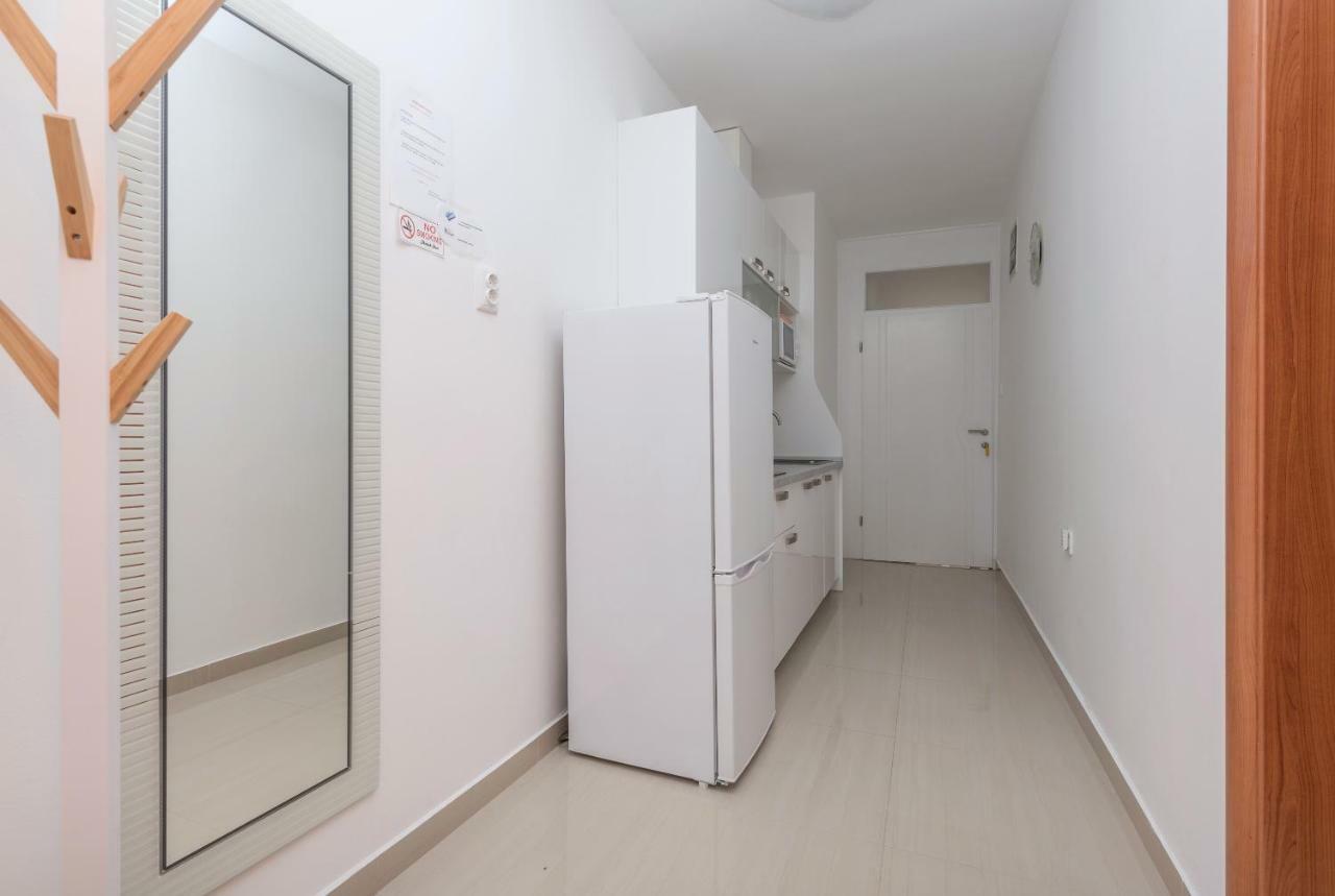 Apartmani Mona Makarska Eksteriør billede