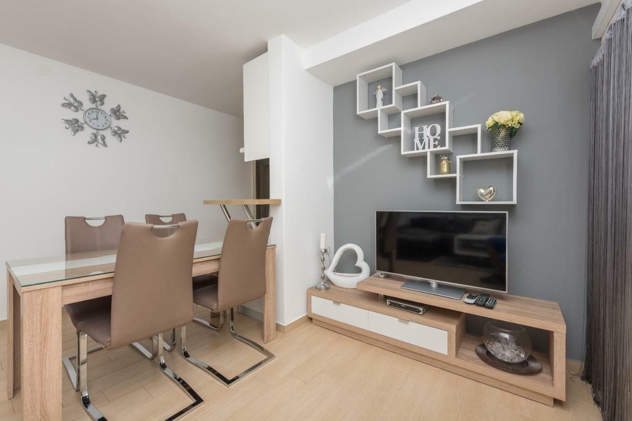 Apartmani Mona Makarska Eksteriør billede
