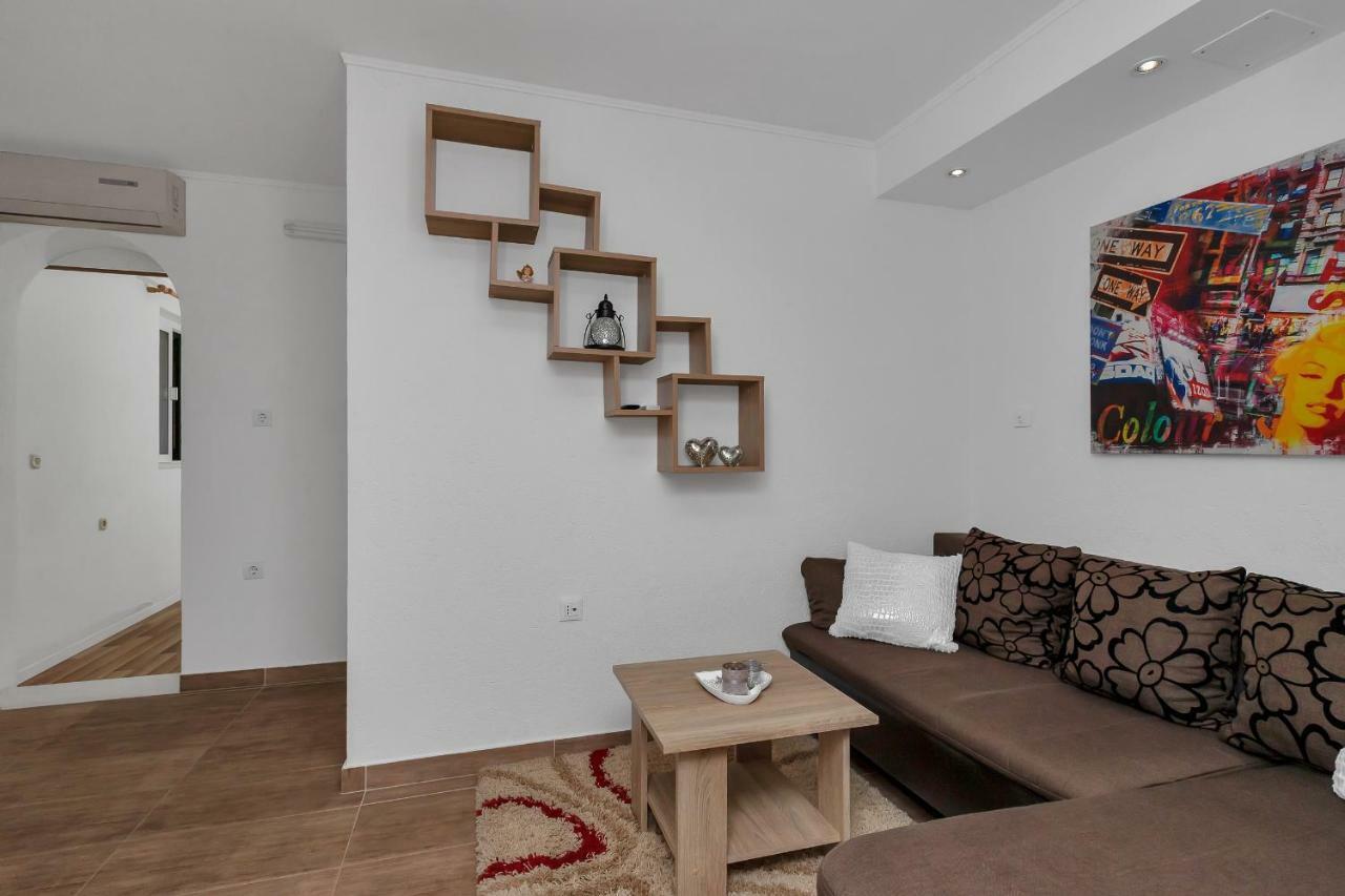 Apartmani Mona Makarska Eksteriør billede