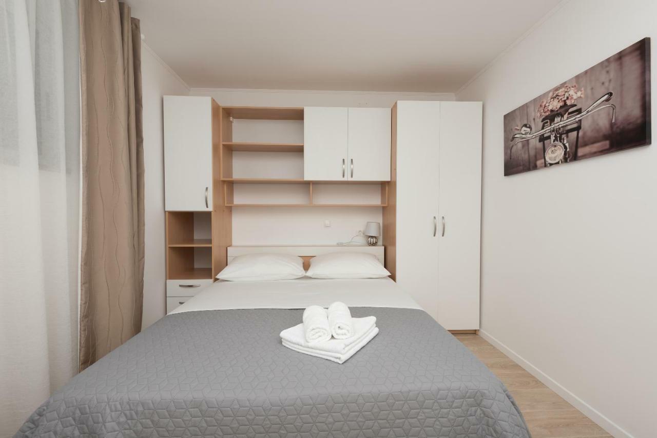 Apartmani Mona Makarska Eksteriør billede