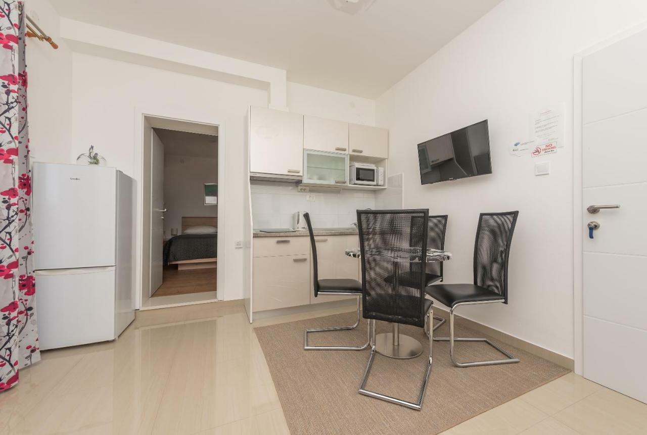 Apartmani Mona Makarska Eksteriør billede