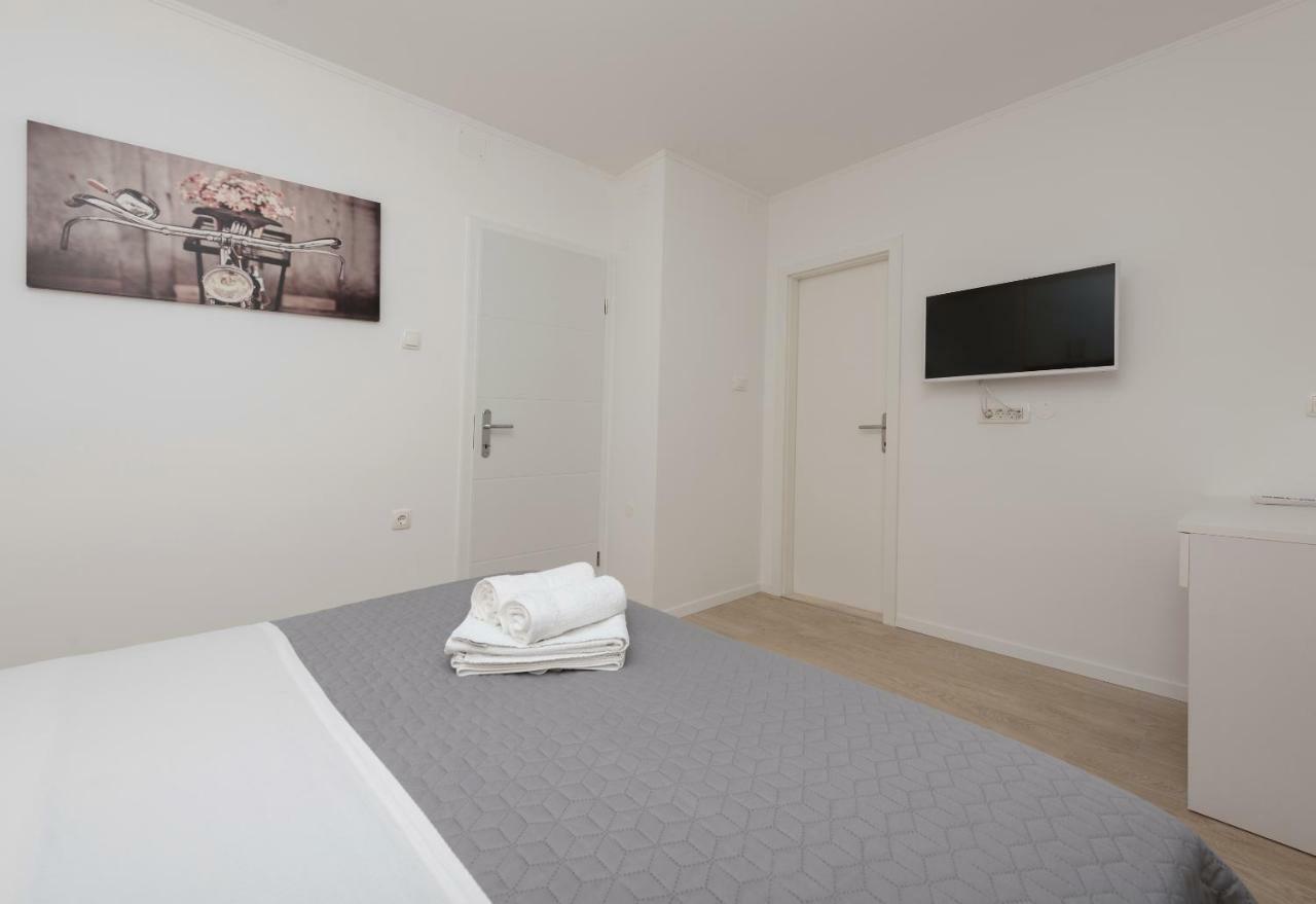 Apartmani Mona Makarska Eksteriør billede