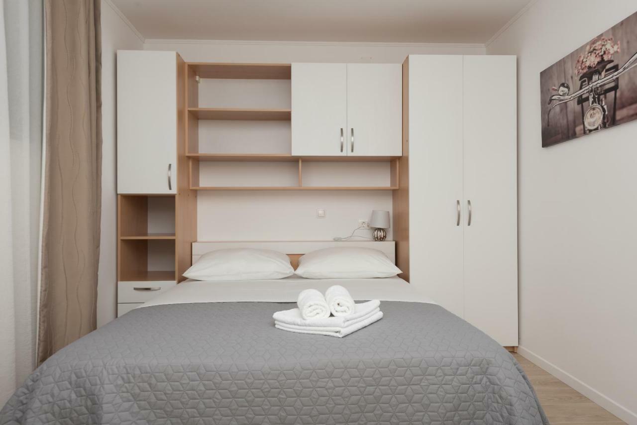 Apartmani Mona Makarska Eksteriør billede