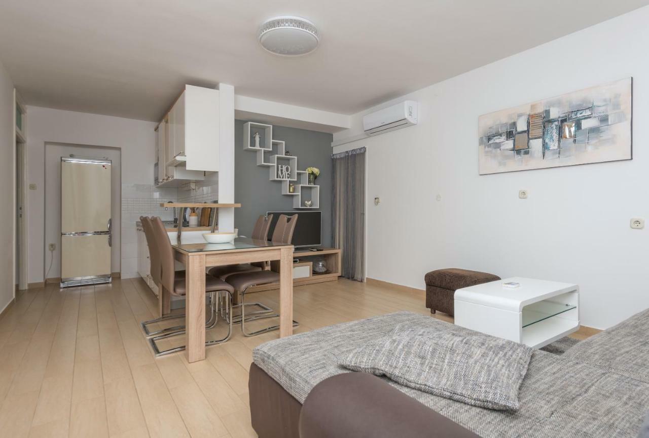 Apartmani Mona Makarska Eksteriør billede