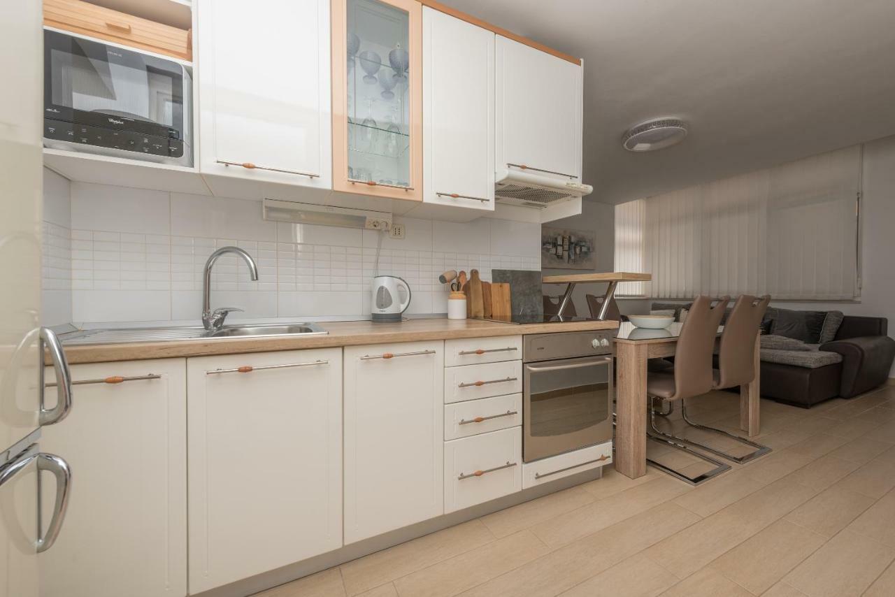 Apartmani Mona Makarska Eksteriør billede