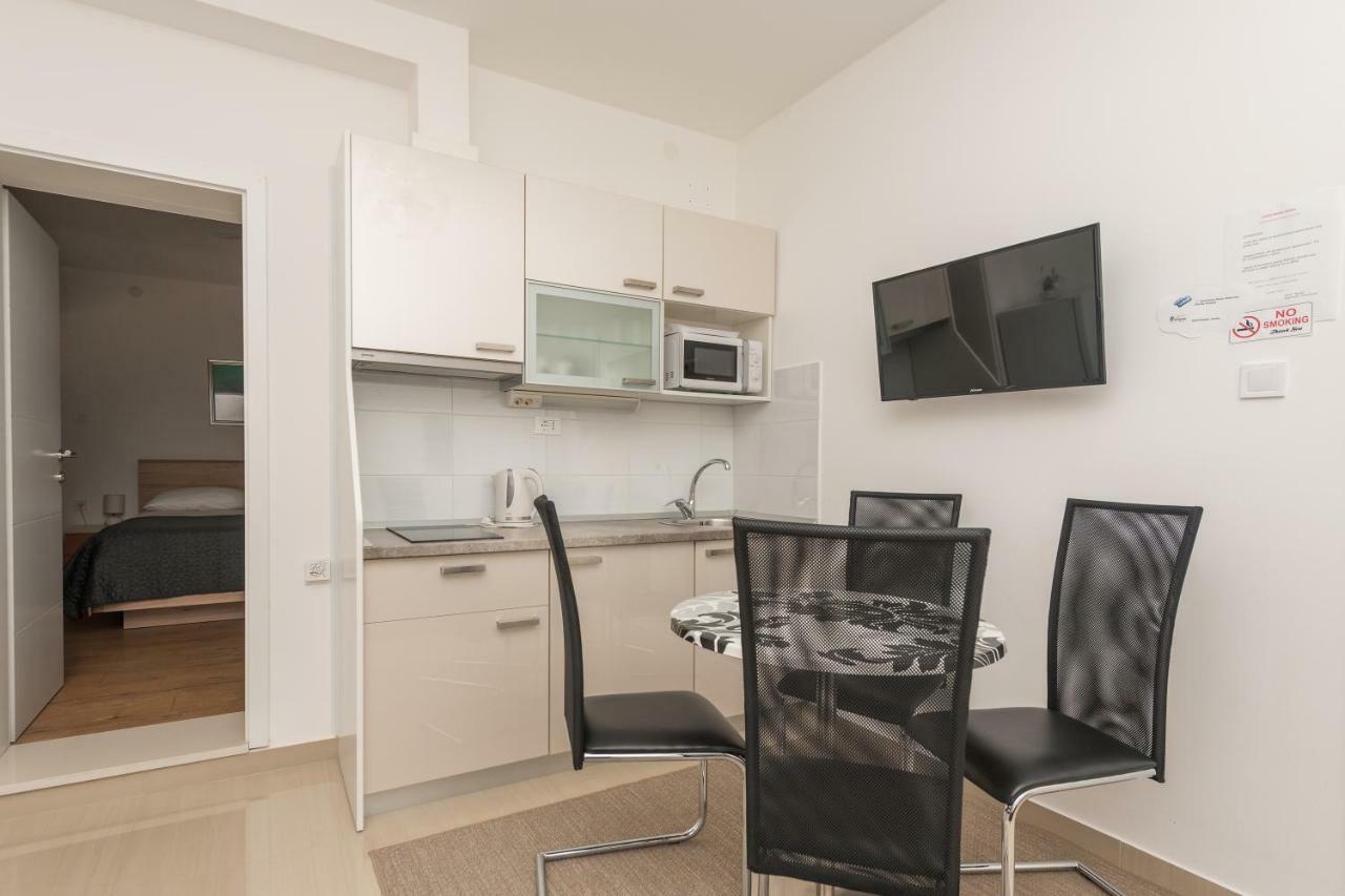 Apartmani Mona Makarska Eksteriør billede