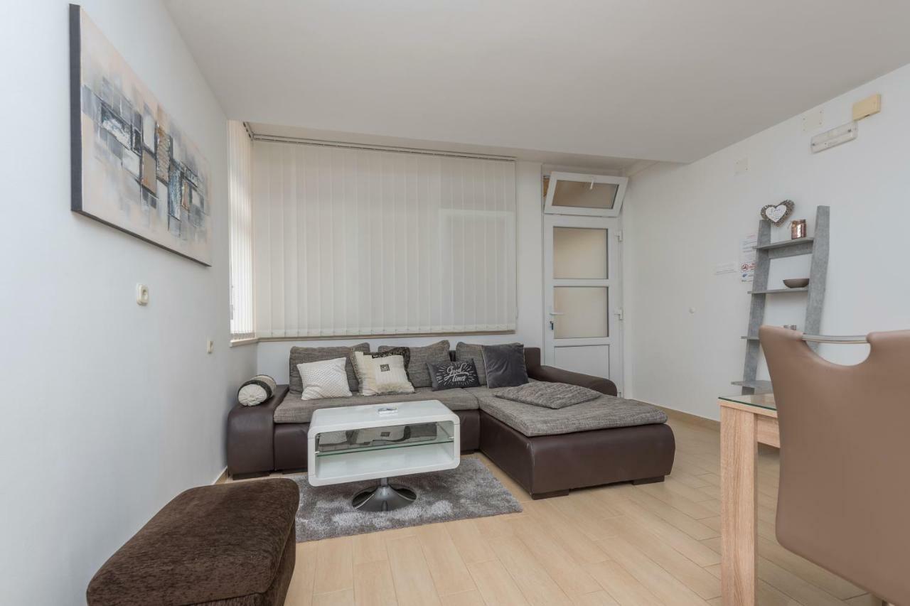 Apartmani Mona Makarska Eksteriør billede