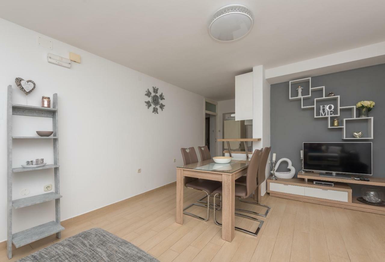 Apartmani Mona Makarska Eksteriør billede