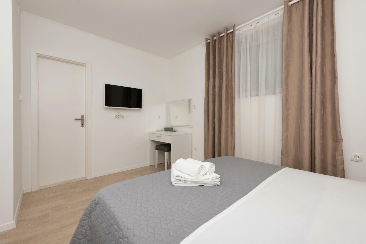 Apartmani Mona Makarska Eksteriør billede
